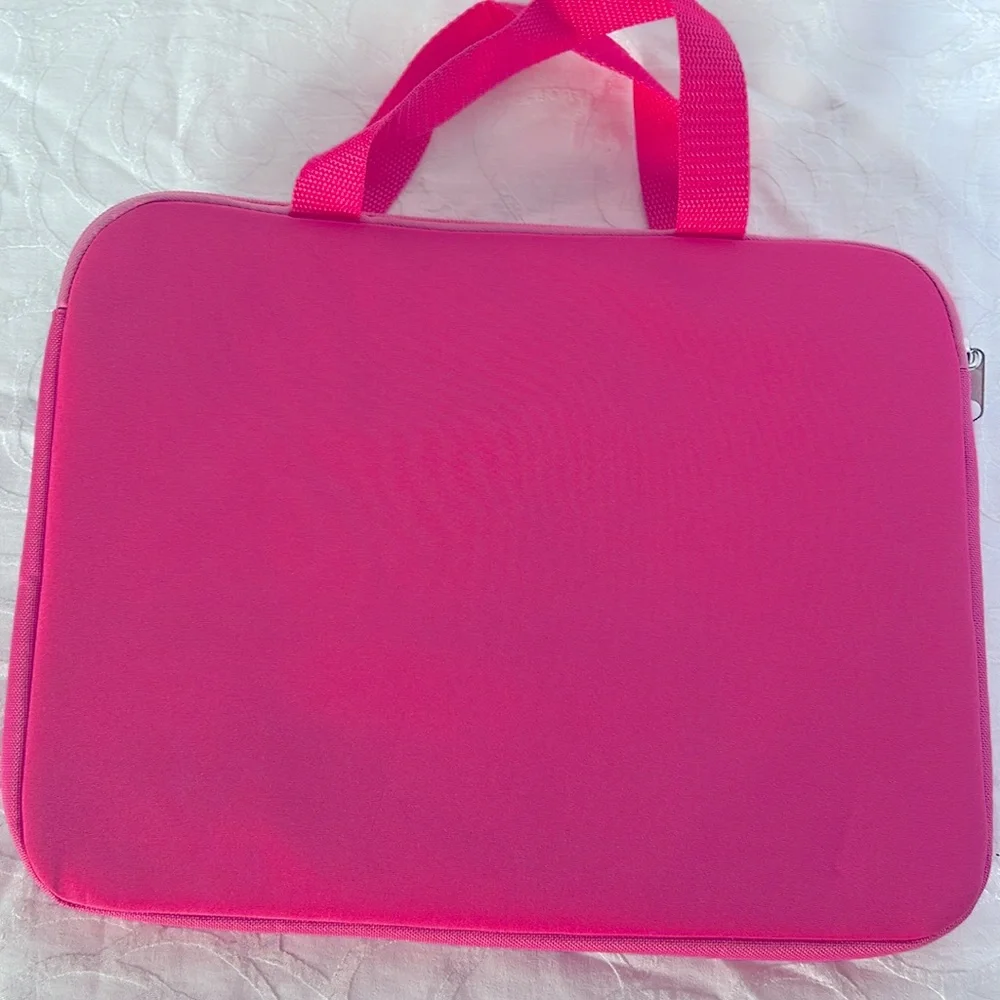 NWOT DISNEY Minnie Mouse colorful Girls Tech Laptop 13 inch Tablet Case.